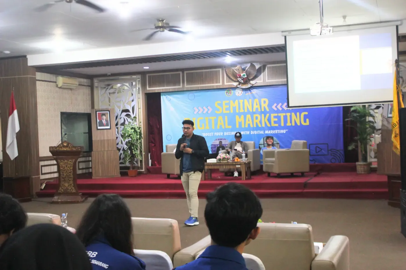 Muhamad Anik saat menjadi narasumber